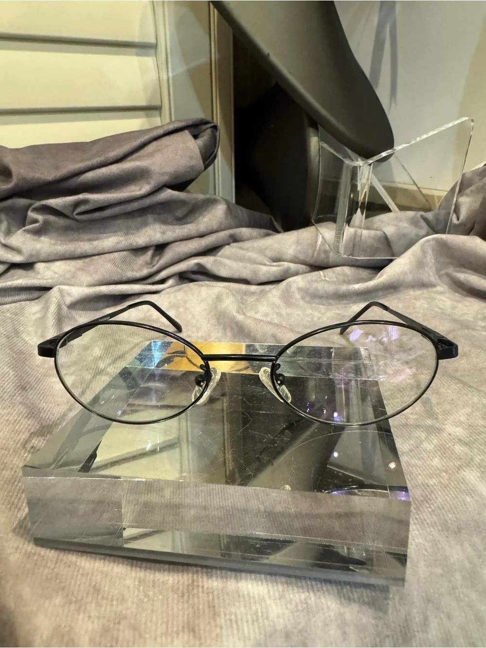 Gianni Versace Oval  Black Metal Frame Glasses - Minimalist Style